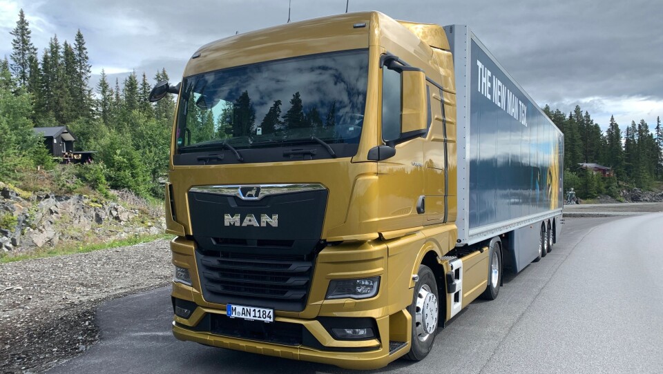 I NORGE: MAN-fabrikken har tatt turen til Norge med den nye MAN TGX 18.510. Den bilen, men med tre eller fire akslinger forventer MAN fortsatt skal være deres bestselger.