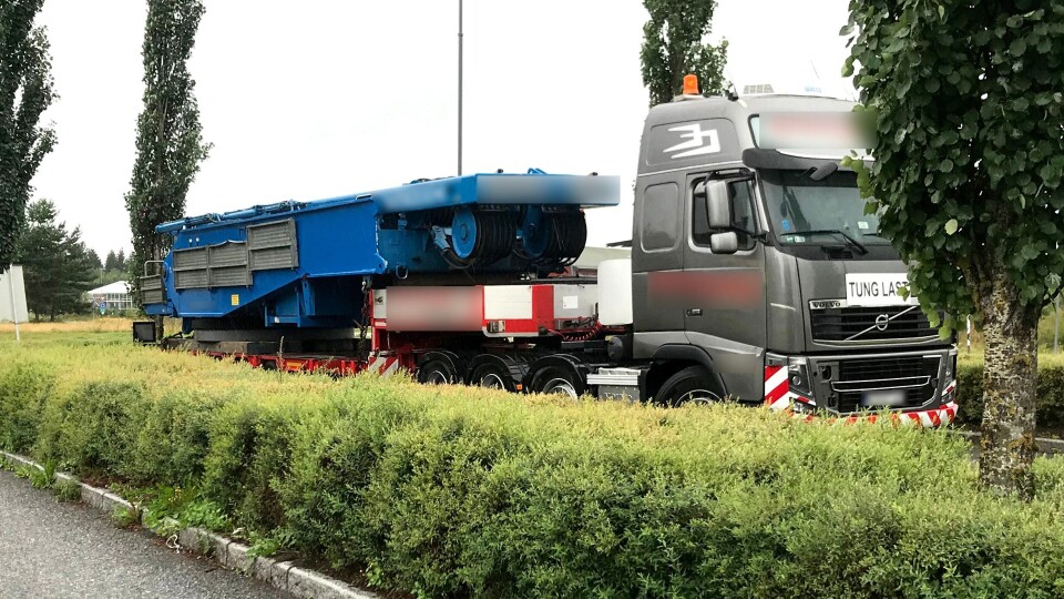 Det koster over 100.000 kroner å få kjøre videre med denne trekkvogna, etter at totalvekten på vogntoget var 20 tonn for mye ved en kontroll på Jessheim trafikkstasjon 4. august.