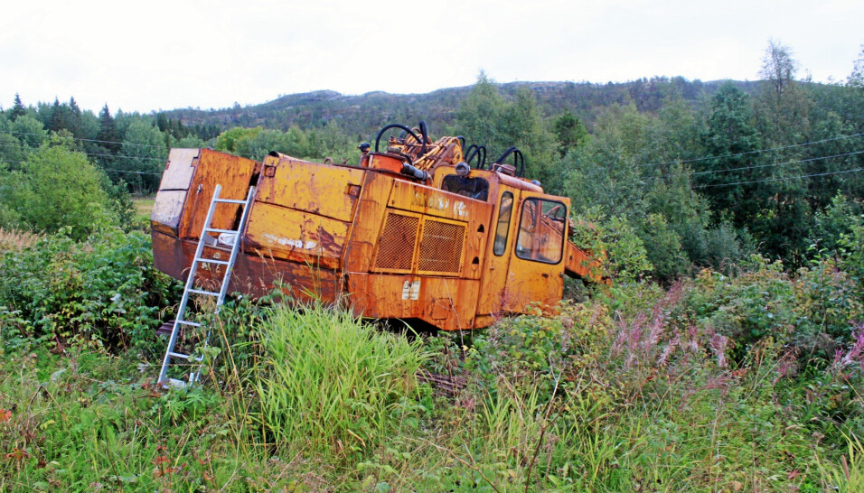 26 ÅR: Her ute i buskene i Fauske har maskinen stått i 26 år, men det tok ikke lang tid før den startet.