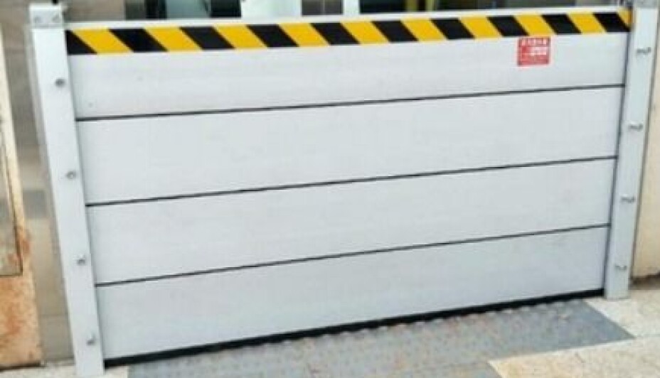 Vann Stopp er designet for å bygges i 20 cm høyder, eller etter behov. Materialet veier lite og monteres i vinkel og i flere ledd. Derfor er den godt egnet for lastebil. Aluminiumkonstruksjonen har også lang levetid og krever lite lagringsplass.
