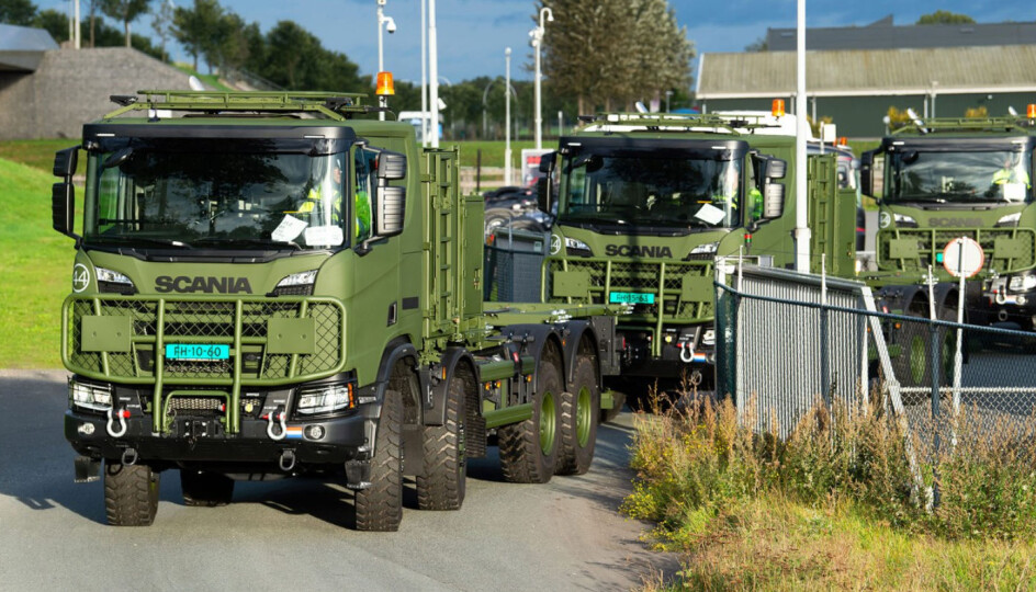 Scania Gryphus 8x8 på vei til forsvaret i Nederland fra Scania-fabrikken i Zwolle, Nederland.