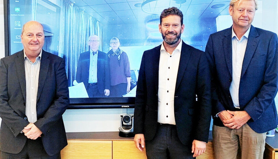 AVTALE PÅ NETT: På grunn av smittesituasjonen i Skåne på avtaletidspunktet, måtte selve avtaleinngåelsen foregå digitalt. Fra venstre er Tom Johansen (Nasta AS), Christer Arvidson og hans datter Lotta Lundquist (tidligere eiere av Delvator AB), Fredrik Røed og Finn Erik Røed fra Sørenco AS.