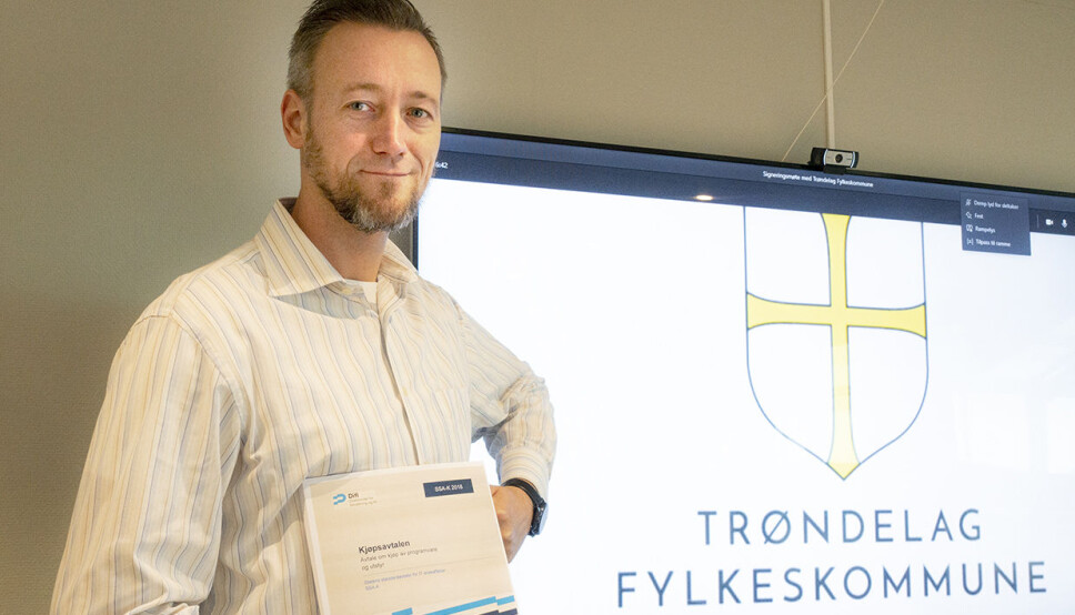 Driftsdirektør i Zeekit Robert Bengtsson-Fosen har inngått ny avtale om veidrift med Trøndelag fylkeskommune.