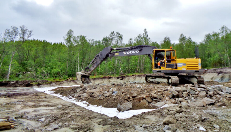 Illustrasjonsbilde, gravemaskin i arbeids på Evenes.