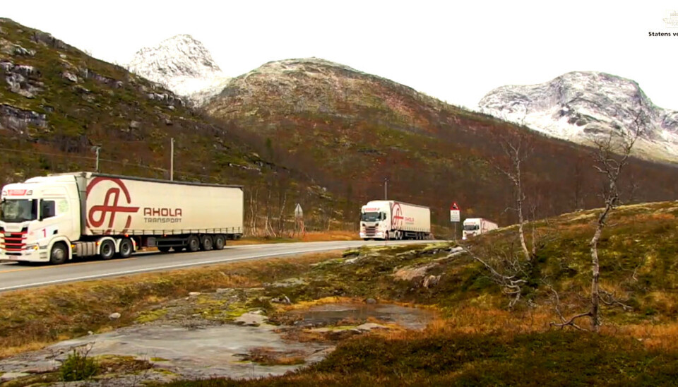 Finske Ahola Transport stilte trekkvogner og traller til disposisjon for platooningen. Finske Ahola Transport stilte trekkvogner og traller til disposisjon for platooningen.