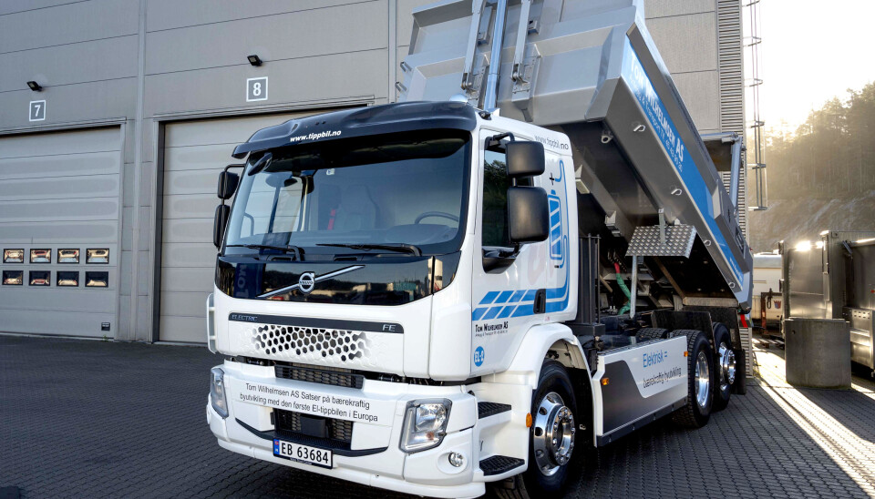 FØRSTE: Dette er Europas første helelektriske serieproduserte tippbile. Den er nå i drift hos Tom Wilhelmsen AS.