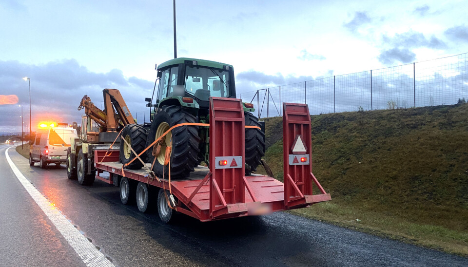 Vegvesenet stoppet traktor som kjørte på motorvei