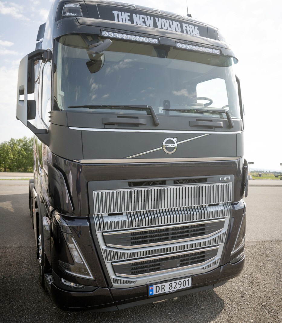 NY GRILL: FH16 har fått en ny og mer markert grill.