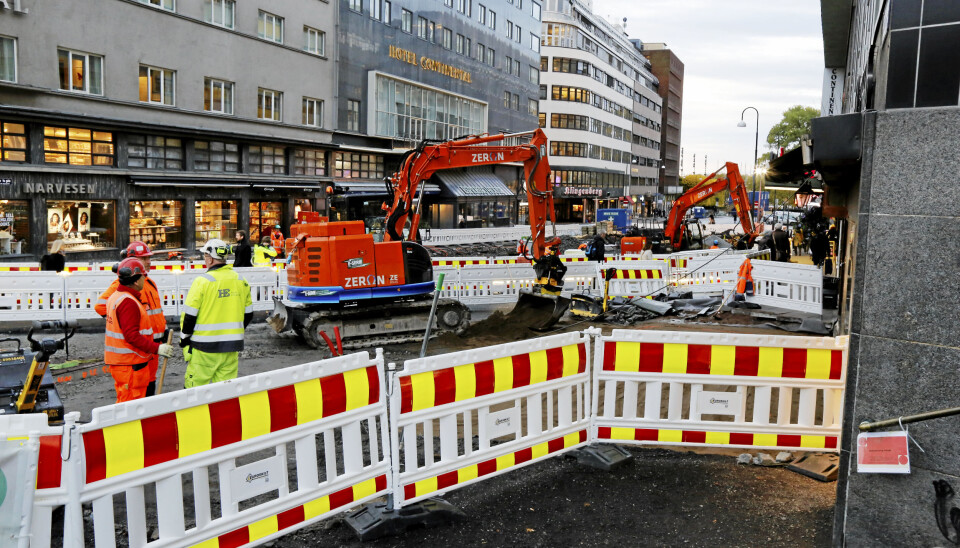 Oslo kommune er langt fremme når det gjelder fossilfrie anleggsplasser. Bilde fra Olav Vs gate i Oslo sentrum oktober 2019 med Zeron-maskiner fra Nasta og Sørby Utleie på plass. Oslo kommune er langt fremme når det gjelder fossilfrie anleggsplasser. Bilde fra Olav Vs gate i Oslo sentrum oktober 2019 med Zeron-maskiner fra Nasta og Sørby Utleie på plass.