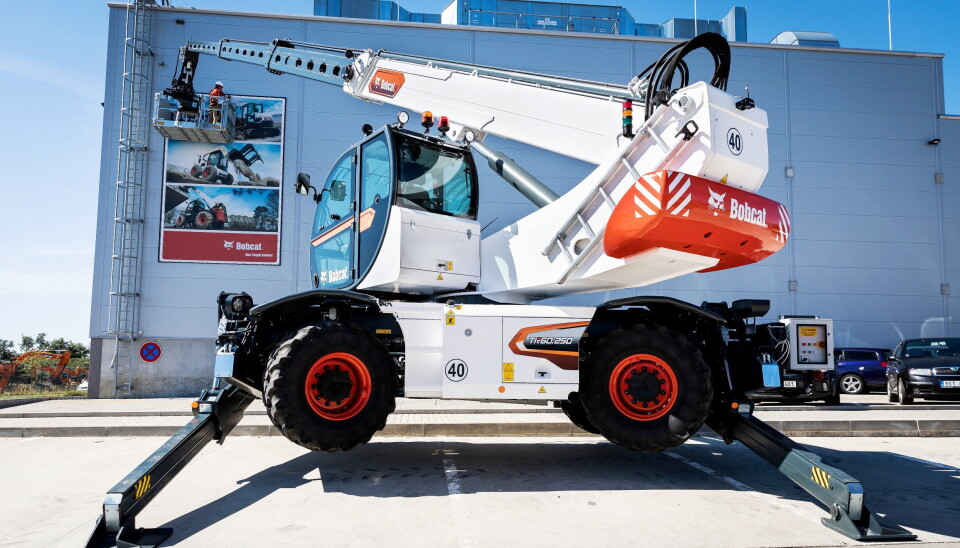 LANSERT: Hele 10 nye modeller roterende teleskoplastere har Bobcat lansert. Her modeller TR60.250 med 6 tonns lastekapasitet og 25 meters lastehøyde. LANSERT: Hele 10 nye modeller roterende teleskoplastere har Bobcat lansert. Her modeller TR60.250 med 6 tonns lastekapasitet og 25 meters lastehøyde.