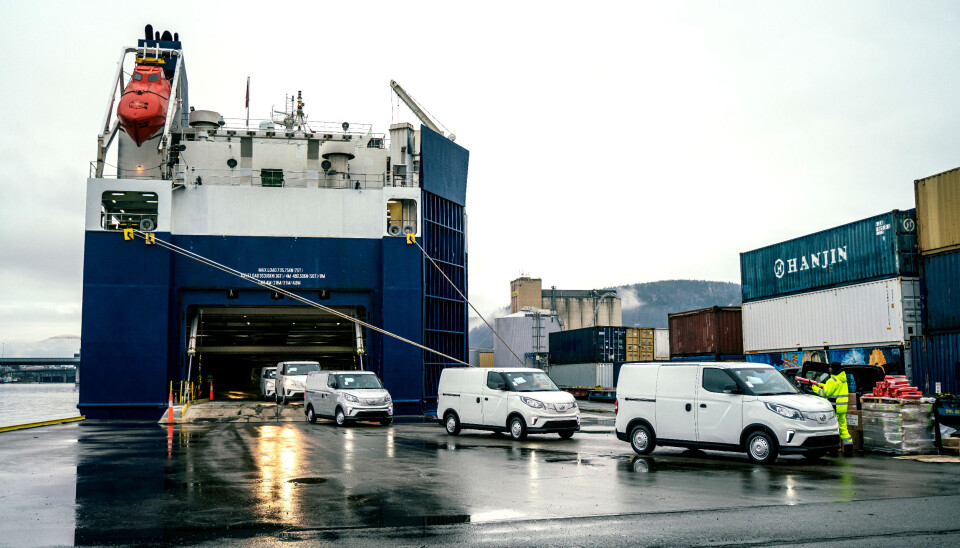 Hundrevis av elektriske Maxus-biler ble kjørt i land i Drammen havn i helgen.