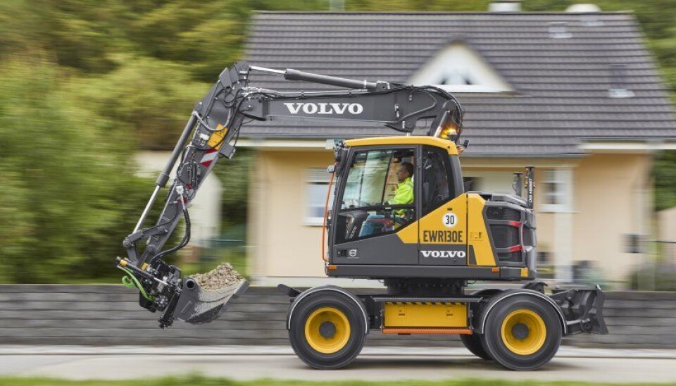 Volvo EWR130T i 13-tonns klassen er bygd kompakt med senket over- og undervogn og har toppfart på 35 km/t. Foto: Volvo CE