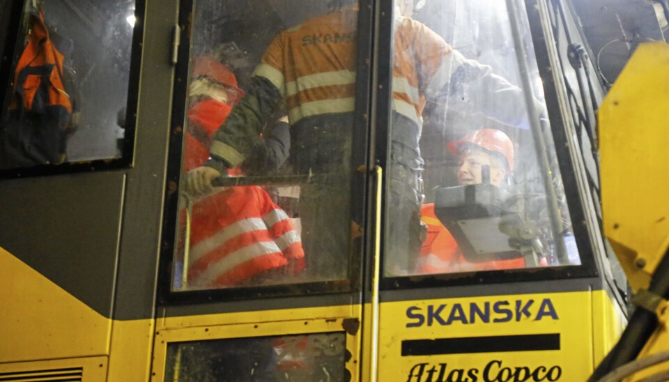 Som minister besøkte Solvik-Olsen mange anleggsprosjekter, her fra Skanskas tunnel på E16 Bagn-Bjørgo i mars 2018. Foto: Klaus Eriksen Som minister besøkte Solvik-Olsen mange anleggsprosjekter, her fra Skanskas tunnel på E16 Bagn-Bjørgo i mars 2018. Foto: Klaus Eriksen