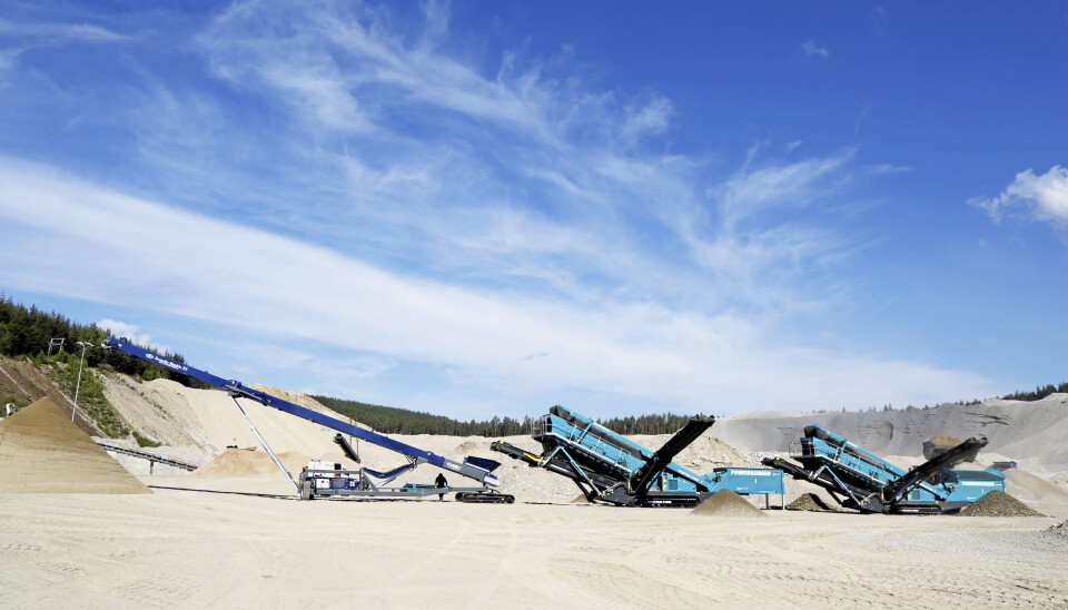 Scandia Maskin har levert 2 x Powerscreen Chieftain 2100X sikteverk og en R8040 TS Radial Stacker til Svelviksand p Kilemoen p Ringerike. Juni 2020.
Foto: Klaus Eriksen Scandia Maskin har levert 2 x Powerscreen Chieftain 2100X sikteverk og en R8040 TS Radial Stacker til Svelviksand p Kilemoen p Ringerike. Juni 2020.
Foto: Klaus Eriksen