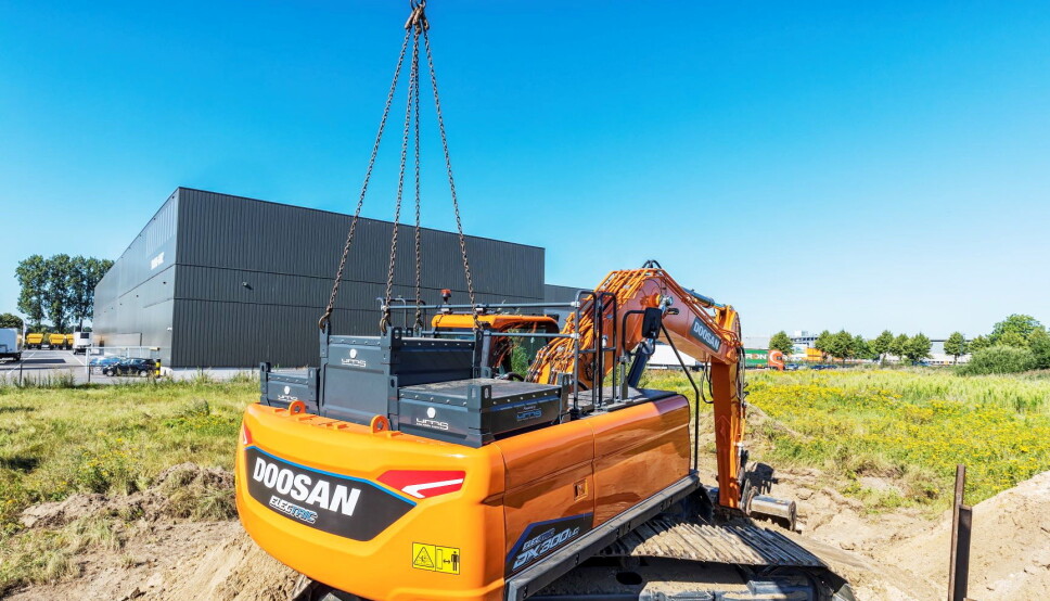 Denne 30-tonns Doosan-beltegraveren kan leveres elektrisk. Foto: Doosan/Staad/JCB