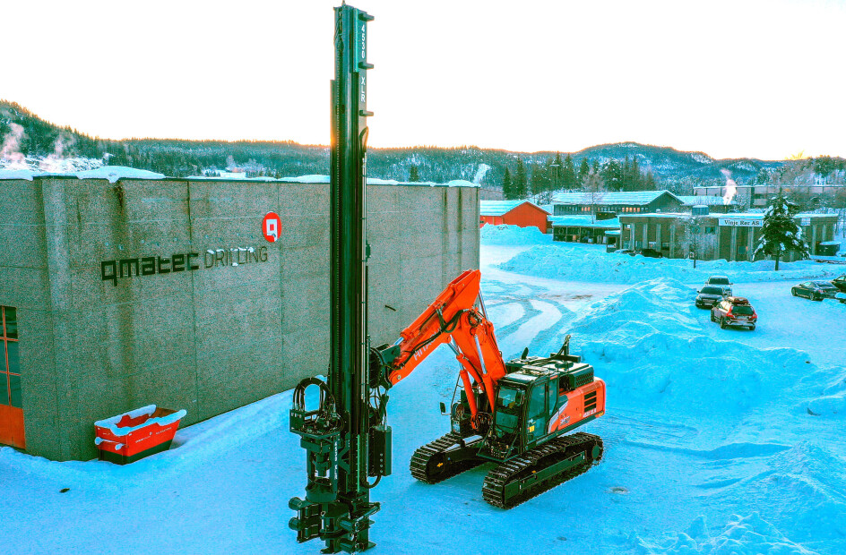 4530XLR borerigg på en Hitachi ZX 350-7.