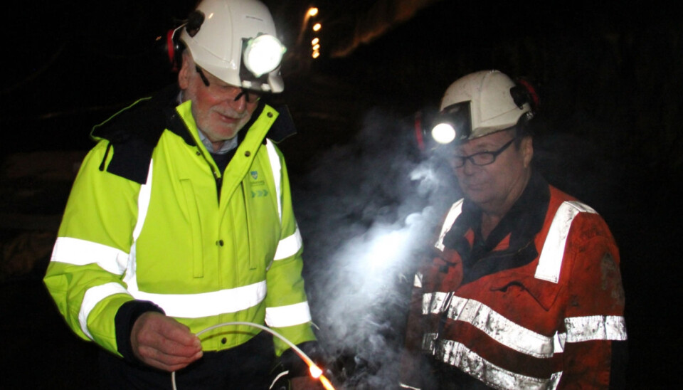Oddbjørn Vatne fikk æren av å fyre av salven som sørget for gjennomslag i Haramsfjordtunnelen, med god hjelp fra bas Geir Olsen i Skanska.
