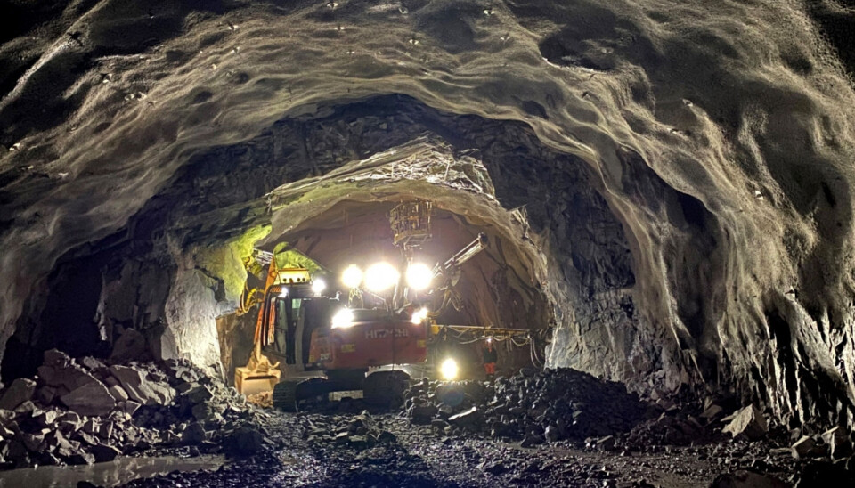 Gjennomslagspunktet i Haramsfjordtunnelen på Nordøyvegen. Tunnelen er 3500 meter lang og går mellom Hestøya og Haramsøya.