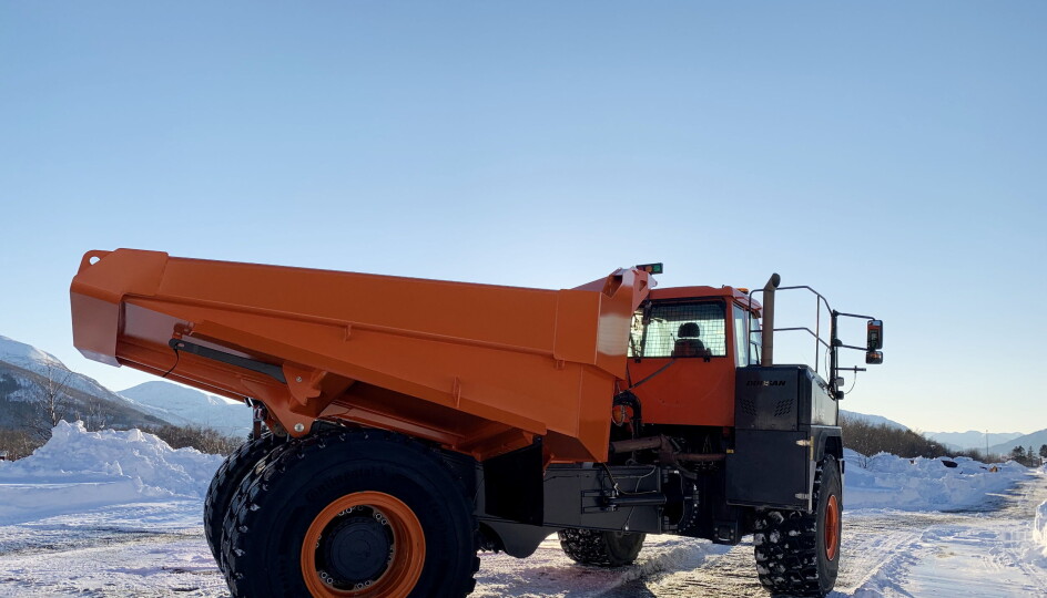 Helt nytt konsept fra Doosan for rammestyrte dumpere. Doosan DA45 4x4 kommer med to akslinger, dumperkasse som på stive dumpere og med 40 tonns lastekapasitet. Foto: Doosan