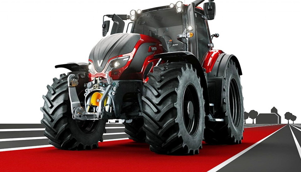 LIMITED EDITION: I forbindelse med 70-årsjubileet lanserer Valtra en limited edition-serie på 70 traktorer i rødt (første Valmet var rød). Serien tilbys blant traktorene T174e (190 hk), T194 (210 hk), T214 (230 hk), T234 (250 hk) og T254 (271 hk). Serien har egen logo på venstre dør, skinnseter, ratt og ekstra sete med spesialsømmer, svart interiør, SmartTouch-armlene og flere detaljer rundt hjulene. Valtra donerer 500 euro fra hver bestilling til et veldedig formål. Foto: Valtra