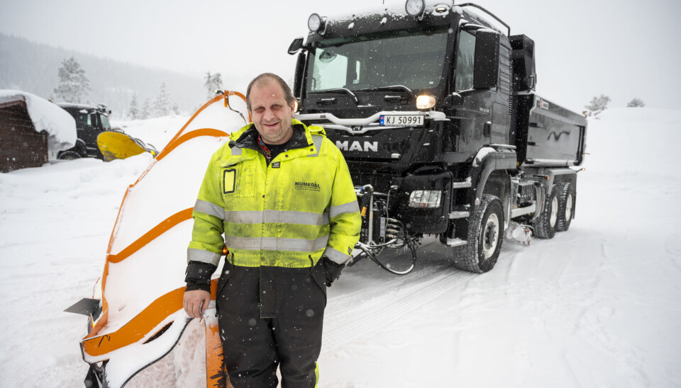 FORNØYD: Ronny Andersen kjøpte fire nye MAN for fire år siden. Det har fungert så bra at han har valgt samme merke igjen.