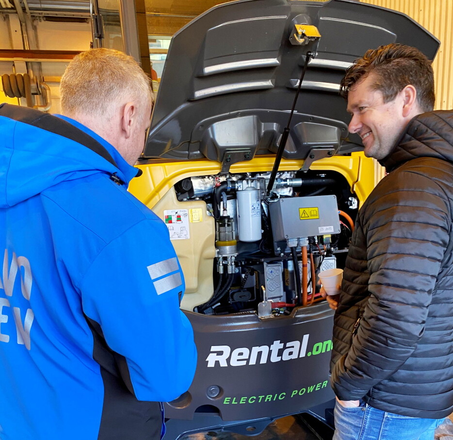 NYTT: El-motor bak dekslene vil nok bli et vanligere syn i fremtiden, både for utleieselskaper og entreprenører. Foto Rental One