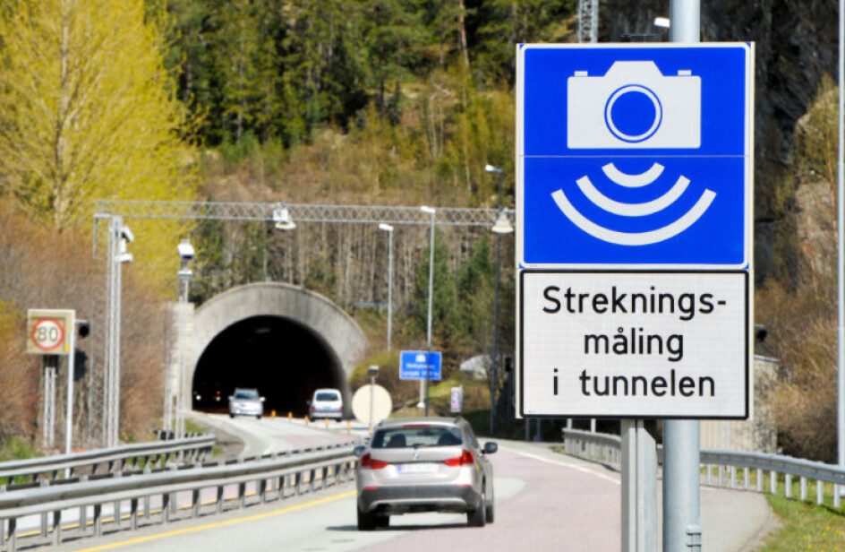 Illustrasjonsbilde av fartsmåling over en strekning.