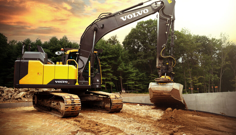 I 2020 ble det startet et felles prosjekt mellom Engcons eML (engcon Machine Link) og Volvo Smart Connect, noe som har ført til at de første kompatible maskinene - oppdaterte EC250E og EC300E - vil komme ut til verkstedene og Volvos og Engcons fremtidige kunder i første kvartal i 2021.