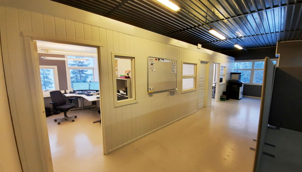 KONTORENE: Det er god plass, men foreløpig er det med covid- restriksjoner tynt med mannskap i lokalene.