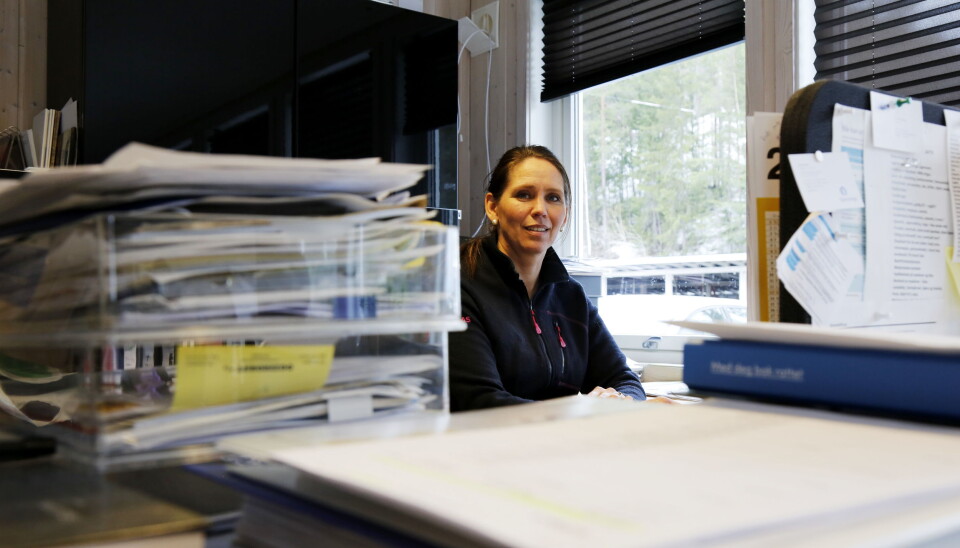 RAPPORTERING: Sonja Levorsen «drukner» i rapportering, dobbeltsjekking og utregning etter veivedlikeholdsoppdrag.