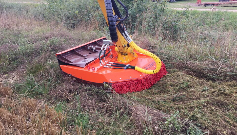 ARBEIDSBREDDE: Krattknuserne med kjetting leveres i flere størrelser med arbeidsbredde fra 100-230 cm.