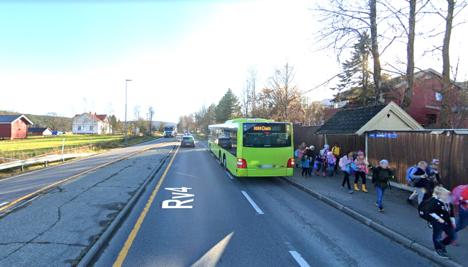 Riksvei 4 mellom Gjøvik og Oslo er en viktig trafikkåre for beboere og bedrifter i Gjøvik-området. Fylkesordføreren i Innlandet, Even Aleksander Hagen, ønsker firefelts vei på hele riksvei 4. Bilde fra Åneby i Nittedal kommune, Viken, i 2019.
