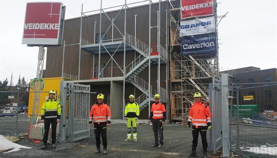 215 MEDARBEIDERE: Grande Entreprenør fra Verdal fikk Veidekkes HMS–pris, en pris som er delt ut siden 1997. Foto: Veidekke