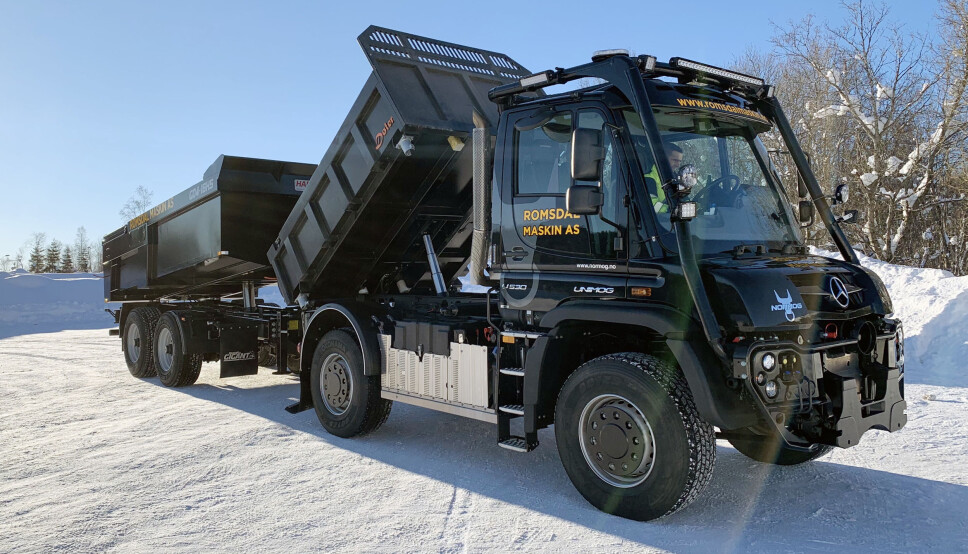 UNIK: Muhamed Kusmic har fått en unik Mercedes-Benz Unimog med dumperkasse fra Dølen.