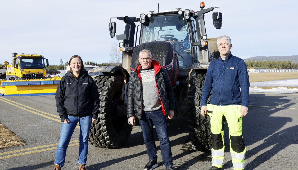 3 partnere: Seniorrådgiver Katrine Mysland Dybwad FFI (f.v.), salgs- og markedsansvarlig Tor Jon Garberg i Valtra og COO John Emil Haldeni Yeti Move, utvikler løsninger for selvkjørende kolonner for Forsvaret.