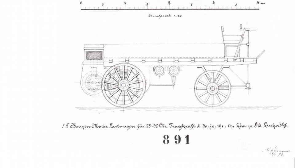 SKISSE: Tegningene av den første lastebilen viser hvordan motoren var montert helt i bakkant av bilen med beltedriving til bakakselen.