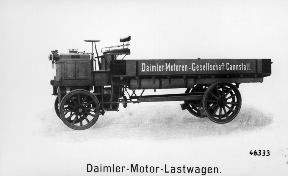 UTVIKLING: 1897-modellen av fem-tonneren hadde motoren montert over forakselen, noe som ble standard for fremtidige modeller.