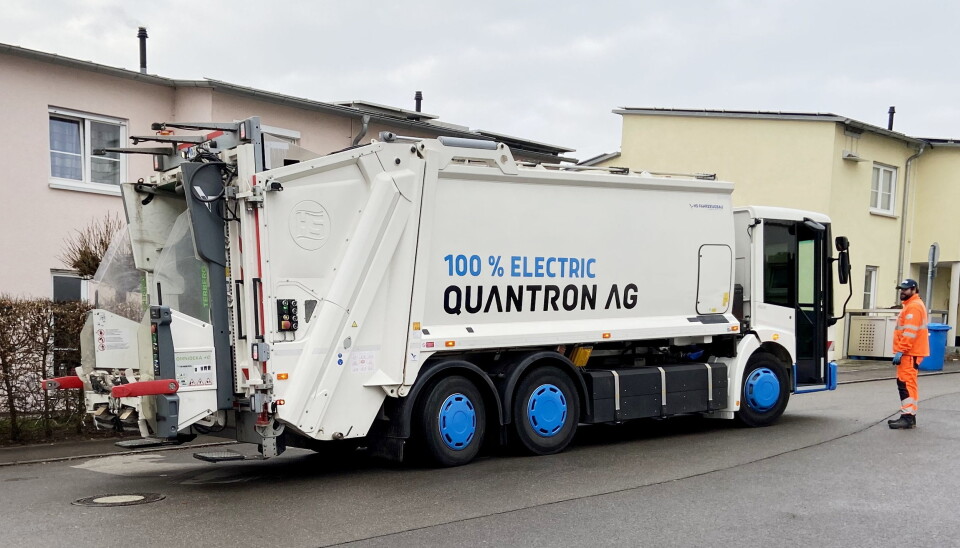 FULLSKALA: Q-Econic el-bil med el-avfallshåndtering. Bilen tømte 900 beholdere og kjørte 80 km i snitt hver dag. Foto: Quantron