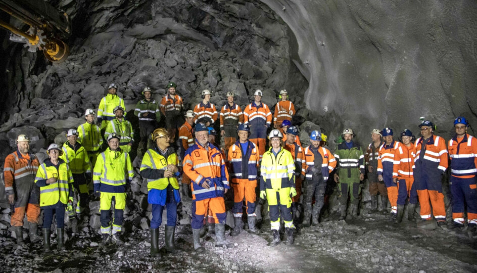 Røysa etter gjennomslag i Fjørtoftfjordtunnelen 20. april 2021. Inge Huse var dagens skytebas.