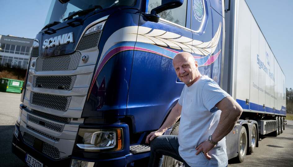 SISTE? Final Solution står det over førerdøra på det nye vogntoget til Nils Fredrik Nilsen (74).