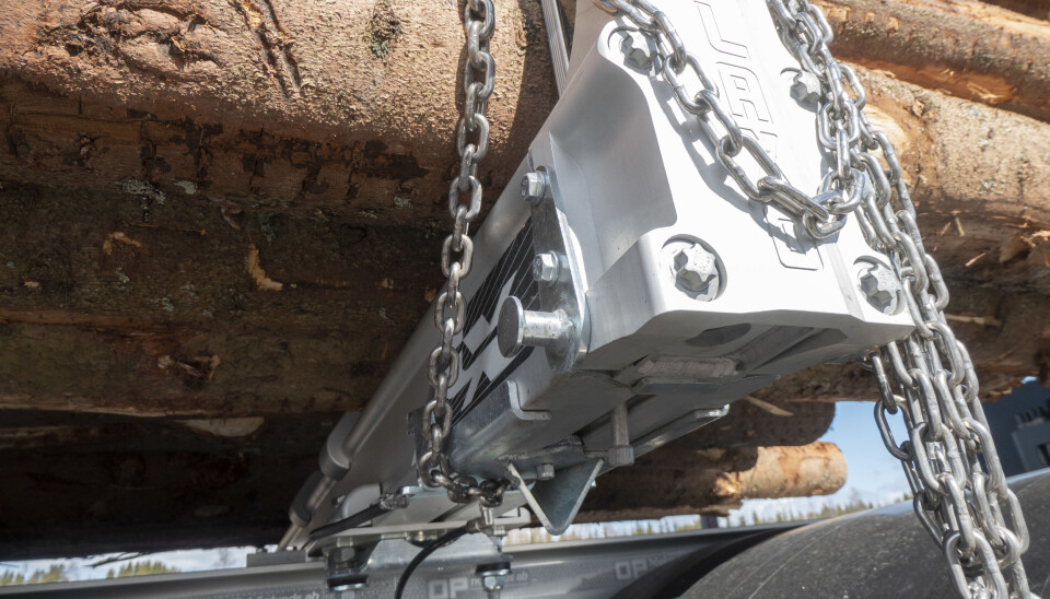 TAPER: Med kjettingen som kommer ut under og går rundt tømmerbanken mistet den over halvparten av trekkraften.