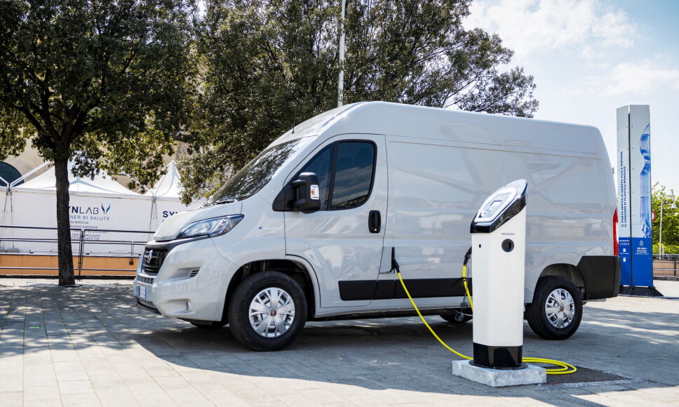 4 LADEMULIGHETER: Med tre ulike AC- og en DC-lademulighet, bør det være greit å få ladet Fiat E-Ducato.