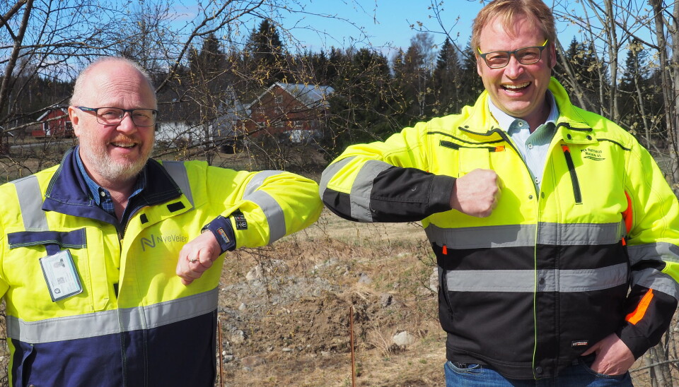 Prosjektsjef Jarle Kristian Tangen i Nye Veier (t.v.) og Per Hatterud i Hatterud Maskin.