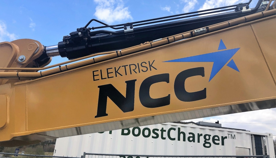 : En mobil hurtiglader i en 20 fots kontainer er plassert ved anleggsområdet og skal supportere strøm til de helelektriske anleggsmaskinene.