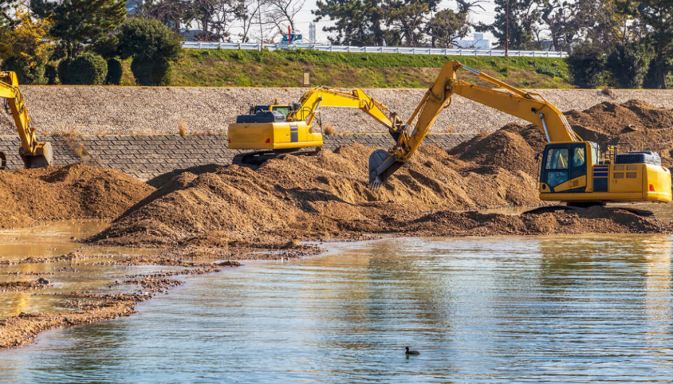 Illustrasjonsbilde av gravemaskiner i ømfintlig miljø.