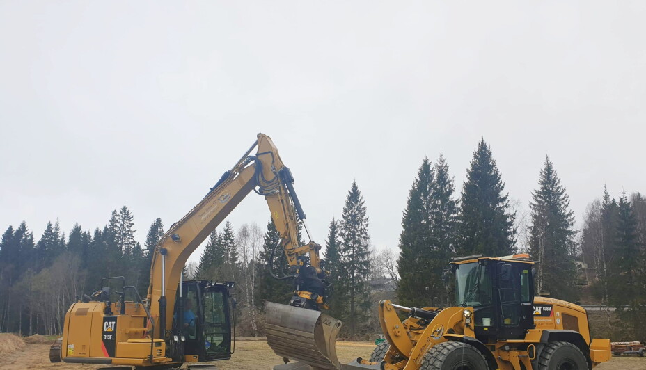 CAT: I firmaets maskinpark er Caterpillar det dominerende maskinmerket.