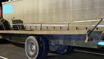Lastebilsjåfør uten førerkort skulle frakte semitrailer på traktorhenger