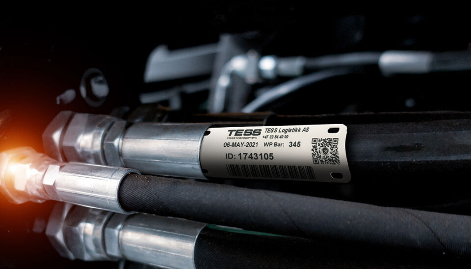 Slangene registreres med en merkelapp som inneholder en QR-kode.