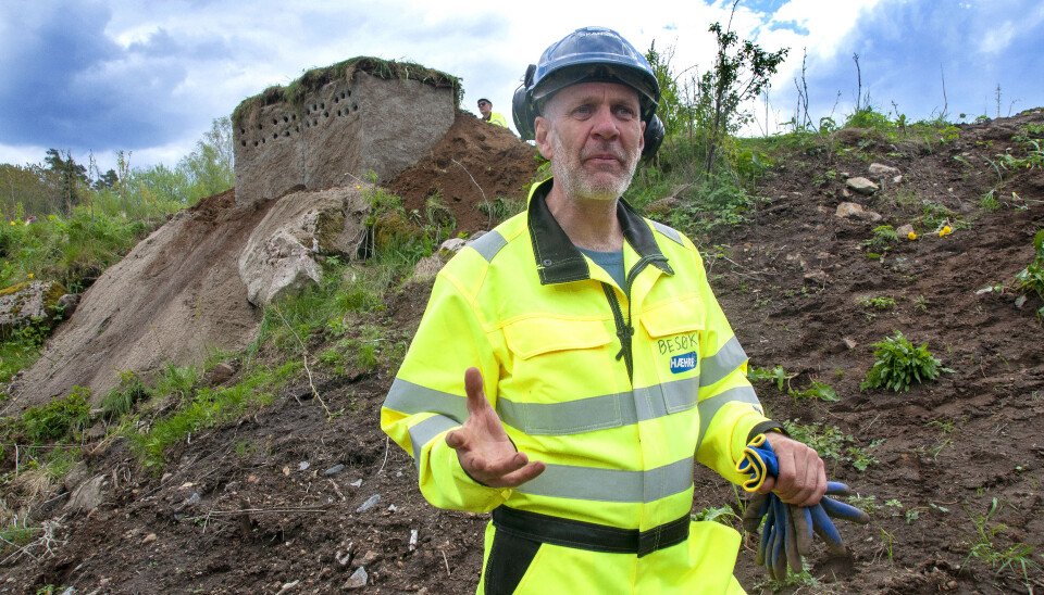 Entreprenør Odd Jørgensen ved Odhin Craft har spesialisert seg på installasjoner som skal være så naturtro som mulig. Han har hatt mange oppdrag for Dyreparken i Kristiansand, og har laget utseendet til de mobile sandsvalehotellene.