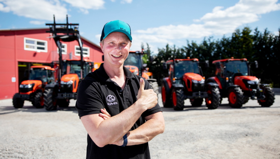 Petter Pilgaard starter eget firma, Pilgaard Maskin i juni 2021. Han bruker utstyr - hovedsakelig Kubota - i forbindelse med en samarbeidsavtale med Nellemann Machinery AS. Her hos på Kubota Center Lier i Lier.